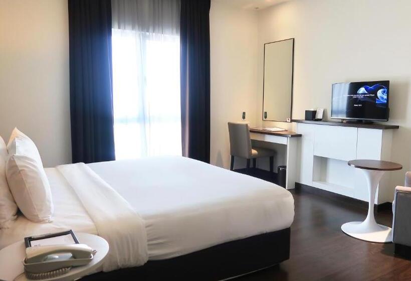 Номер Deluxe Кровать Кинг, I City Trademark Collection By Wyndham