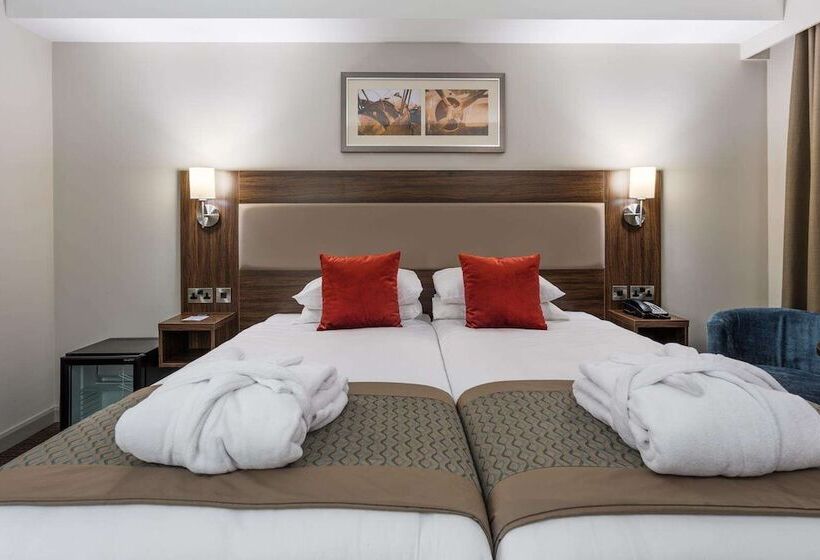 Quarto Clássico, Heston Hyde