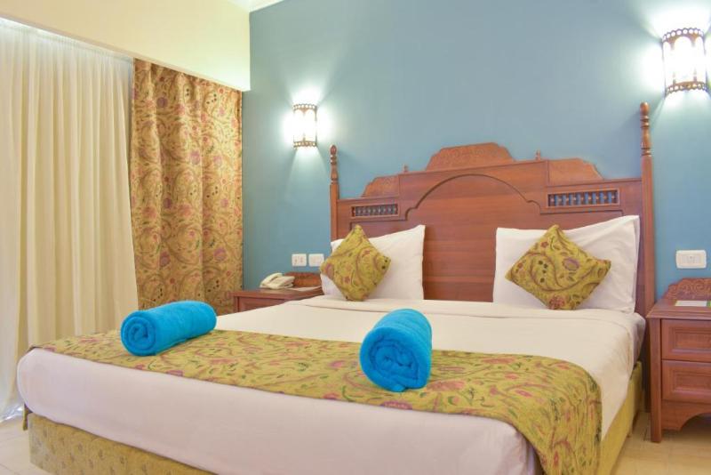 اتاق استاندارد با چشم‌انداز استخر, Jasmine Palace Resort