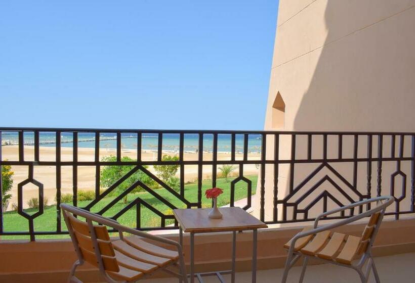 اتاق خانوادگی با چشم‌انداز دریا, Jasmine Palace Resort