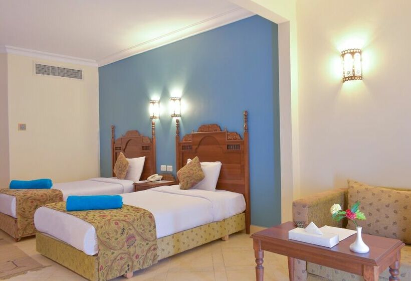 اتاق خانوادگی با چشم‌انداز دریا, Jasmine Palace Resort