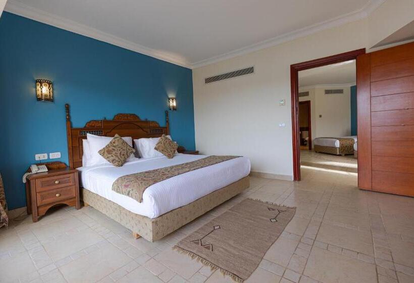 اتاق خانوادگی با چشم‌انداز دریا, Jasmine Palace Resort