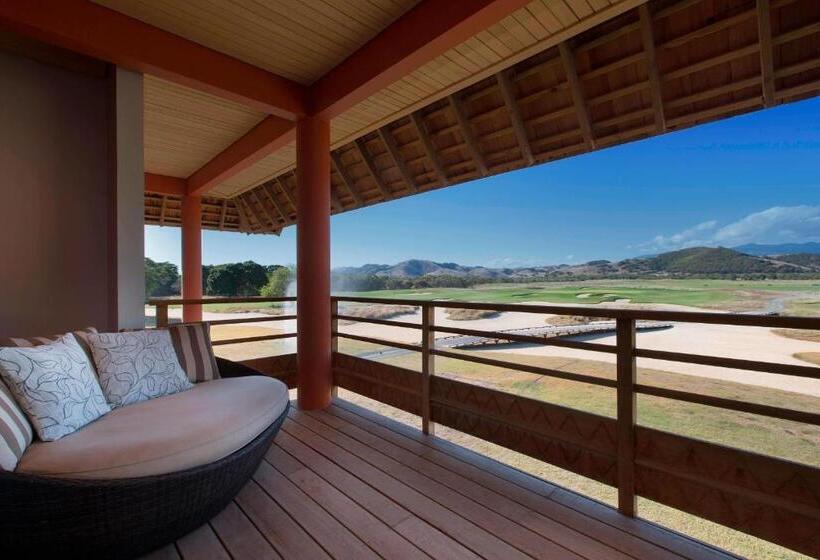 غرفة قياسية مزودة بشرفة مطلة على الحديقة, Sheraton New Caledonia Deva Spa & Golf Resort