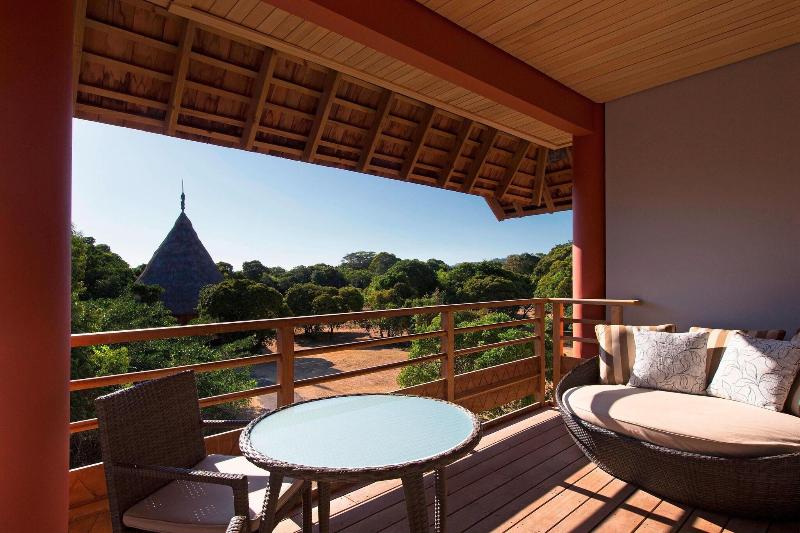 غرفة قياسية مزودة بشرفة مطلة على الحديقة, Sheraton New Caledonia Deva Spa & Golf Resort