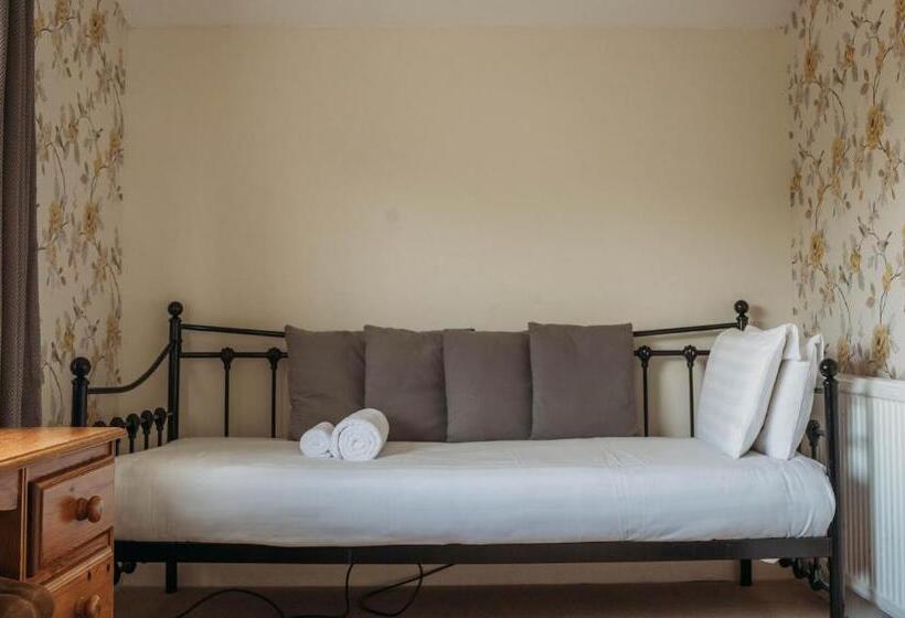 Семейный Номер, Three Wells B&b
