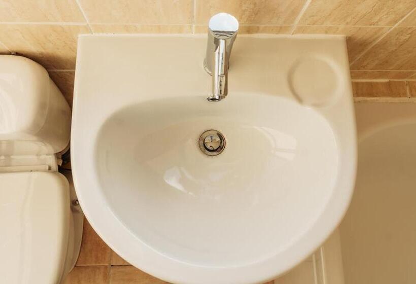 Номер Стандарт, Three Wells B&b
