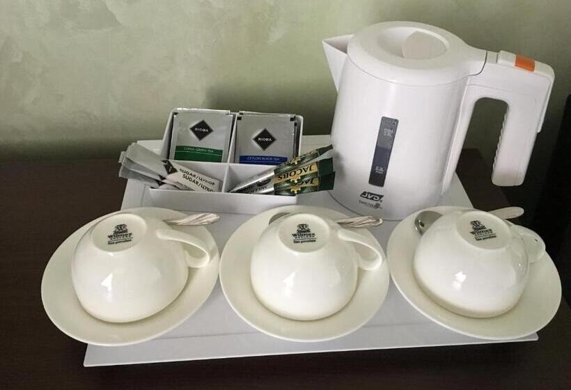 اتاق راحتی سه تخته, Vlg