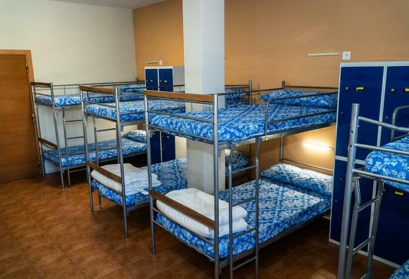 Кровать в Общей Комнате, Albergue De Cuéllar