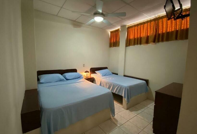 Номер Стандарт Трехместный, Dorado Inn