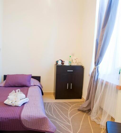 Семейный Номер Классика, Bedrooms Piotrkowska 64