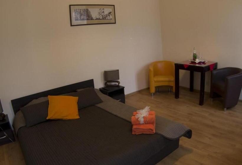 Студия Стандарт, Bedrooms Piotrkowska 64