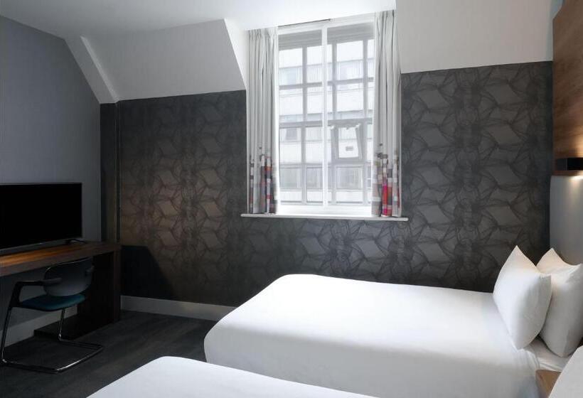 Номер Стандарт, Aloft Liverpool