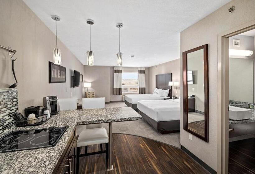 Люкс, Home Inn & Suites  Swift Current
