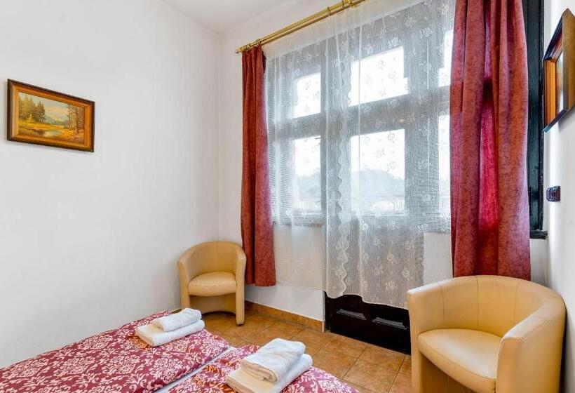 Suíte 2 Dormitórios, Obecní Dům