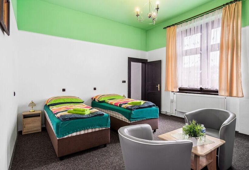 Quarto Quádruplo Estandar, Obecní Dům