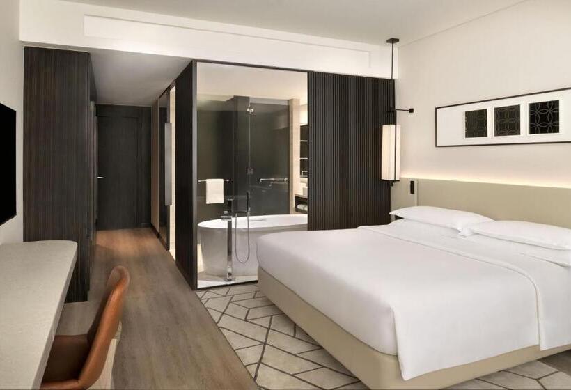 Номер Deluxe Кровать Кинг с Видом, Sheraton Grand Hotel, Dubai