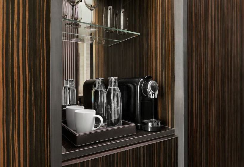 Номер Deluxe, Sheraton Grand Hotel, Dubai