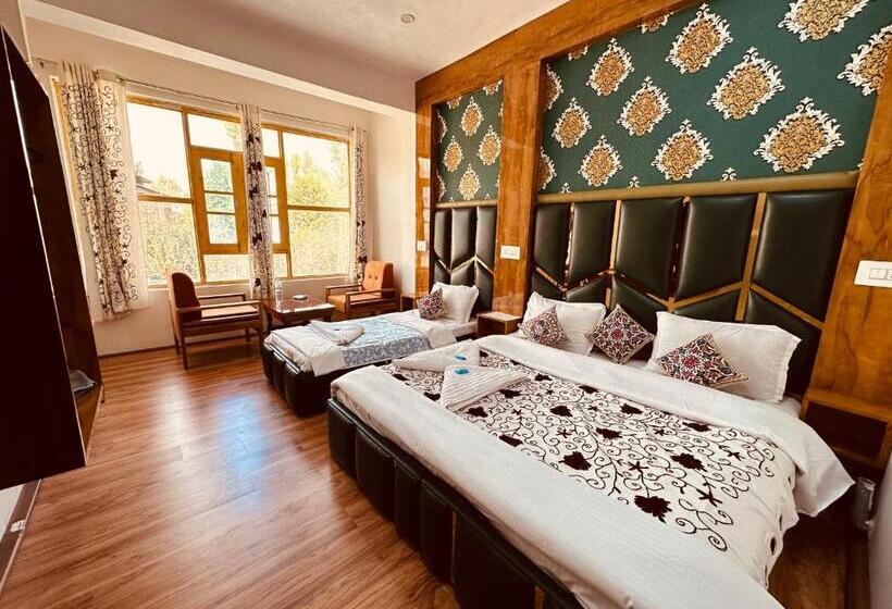 اتاق استاندارد سه نفره, Gulmarg Residency, Kunzer Gulmarg