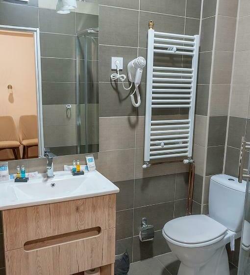 Economy Triple Room, Apostolovic Plus