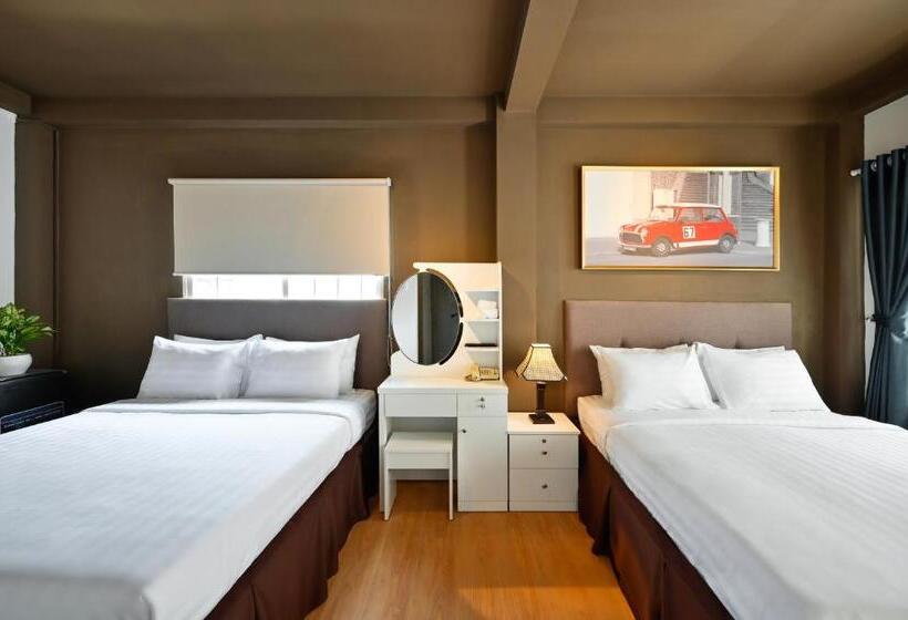 اتاق چهارنفره مدیریتی, The Noble Swan Woodpark