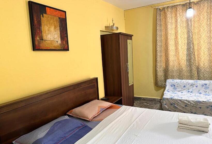 带阳台的豪华间, James Guesthouse