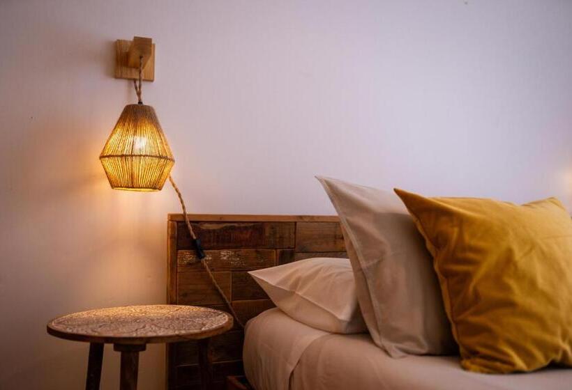 Номер Стандарт с Балконом, Alex Surf Hostel