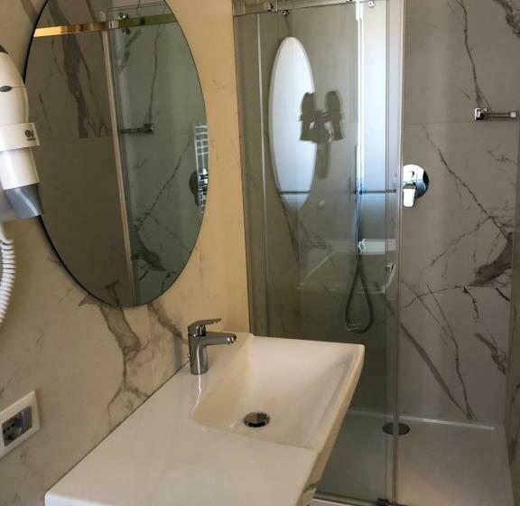 اتاق لوکس با بالکن, Approdo Residence