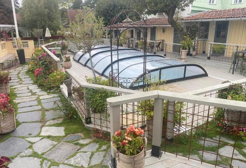 Люкс с Террасой, Två Små Svin Bnb