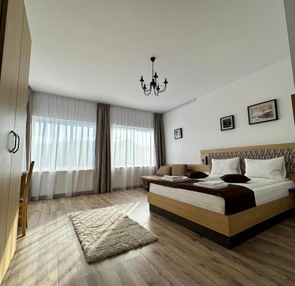 اتاق استاندارد چهارنفره با بالکن, Vila Paltinis