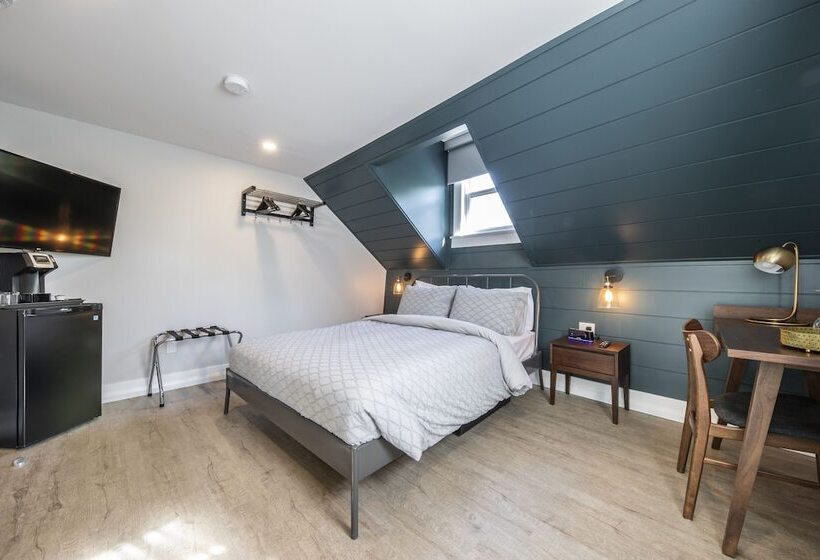 Номер Стандарт, Square Victoria Maison Hôtelière