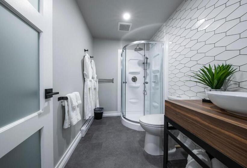 Номер Стандарт, Square Victoria Maison Hôtelière