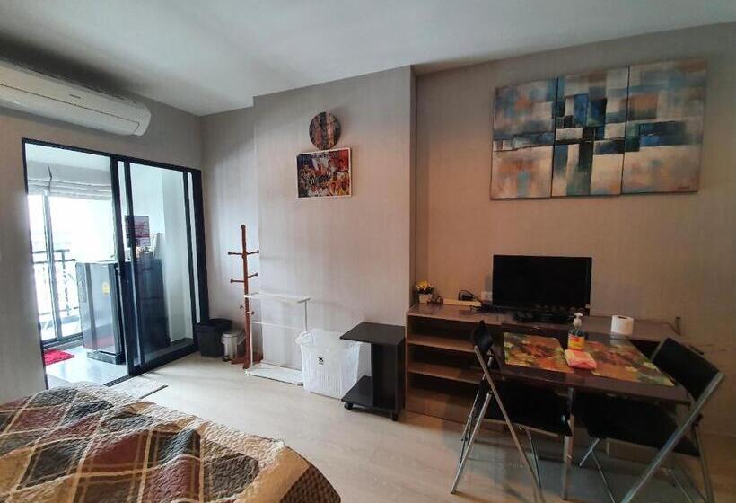 Студио Стандарт Вид на Бассейн, Ideo S115 New Luxury Condominium At Sukhumvit 115