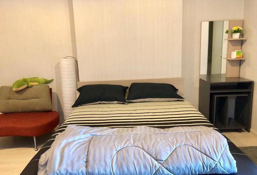 Студио Стандарт Вид на Бассейн, Ideo S115 New Luxury Condominium At Sukhumvit 115