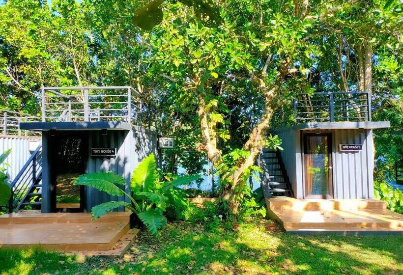 Номер Deluxe, Kaliraya Surf Kamp By Eco Hotel Laguna