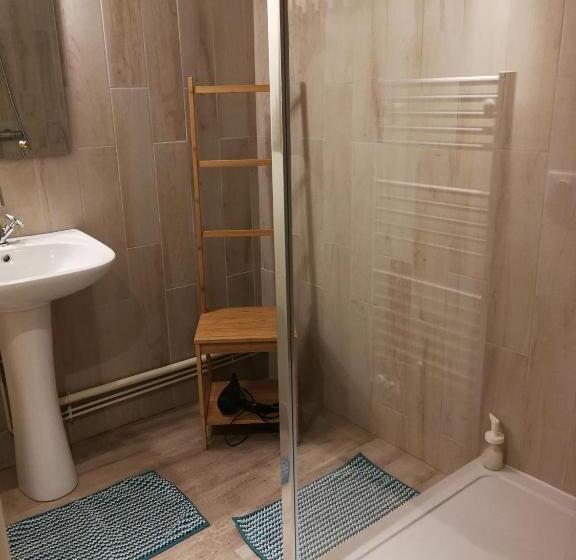 Дом 4 Спальни, La Maison Du Vannier