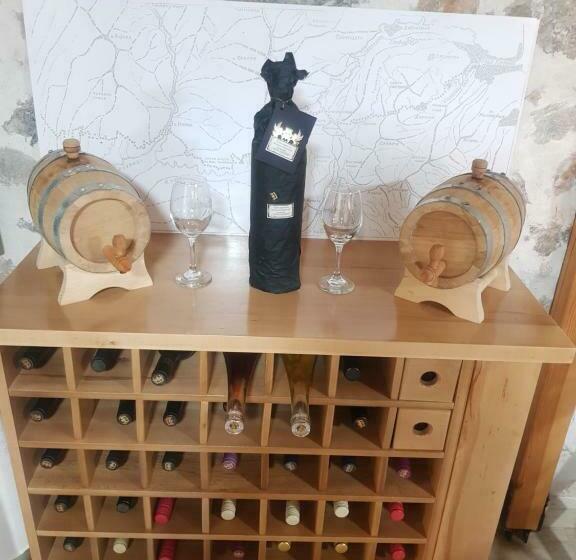 침실 4개 주택, Wine Boutique Complex ,,hrisimov