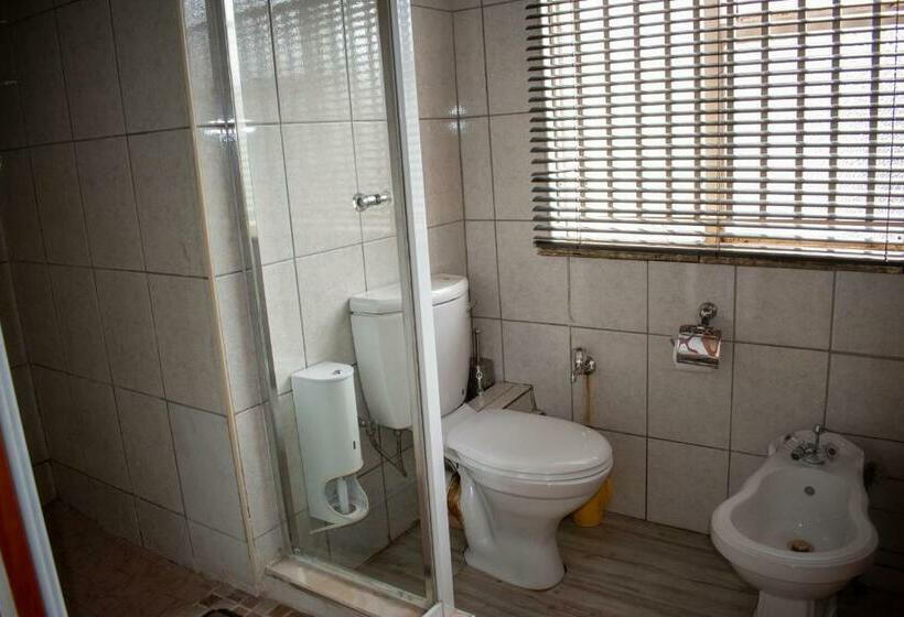 غرفة قياسية سرير كينج, Lenasia Guest Lodge