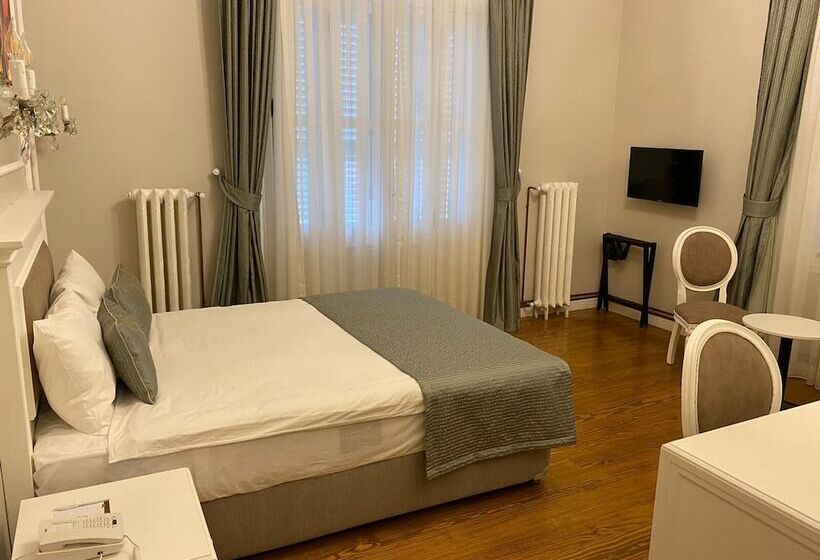 豪华海景房带阳台, Triada Hotel Buyukada