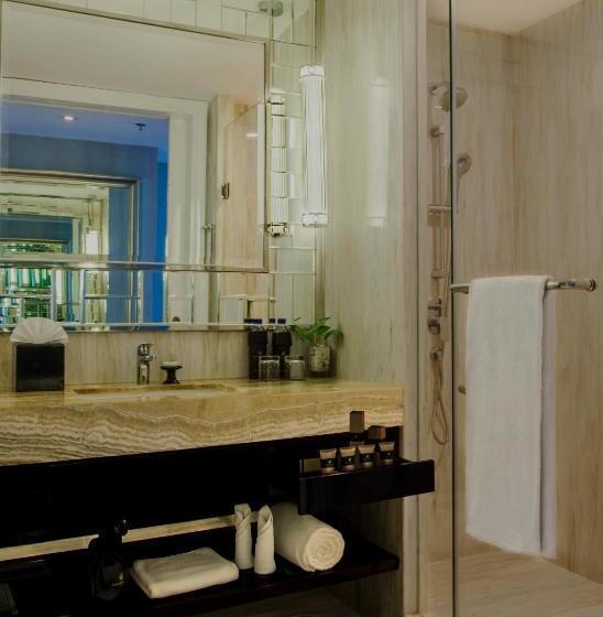 اتاق اجرایی, Ciputra World Surabaya Managed By Swiss Belhotel International