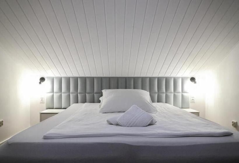 Номер Deluxe, Dworek Różany Hotel & Restauracja