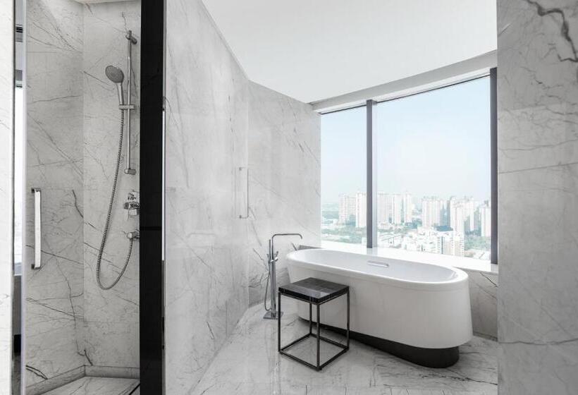 سوئیت اجرایی با تخت کینگ, Shunde Marriott