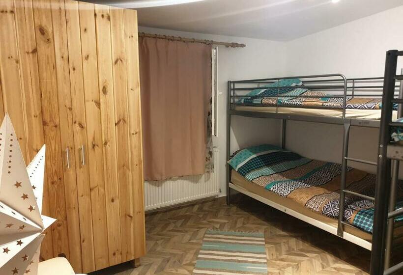 Четырехместный Номер Стандарт Вид на Сад, Hobby Land Ranch Horse S Barn Guesthouse