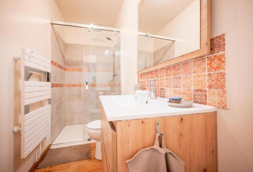 Standard room with outdoor bath, Chambres Et Table D Hôtes   Les Jardins De La Longagne