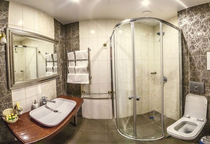Quarto Estandar, Avshar