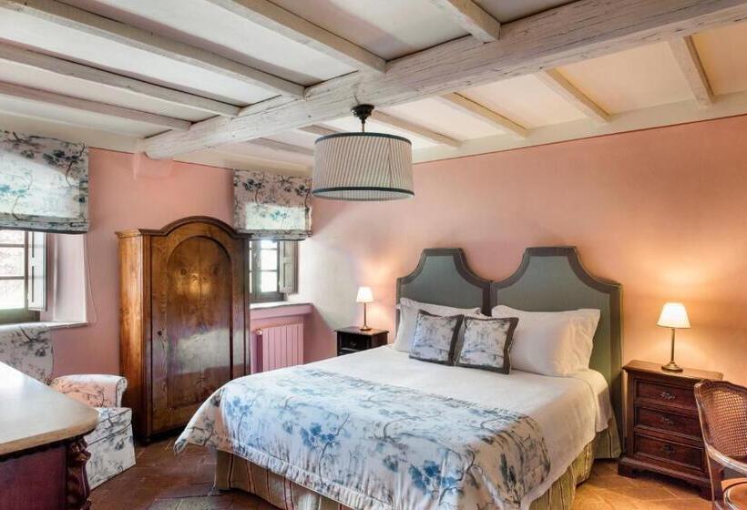 Апартаменты 3 Спальни, Borgo Pignano Tuscany