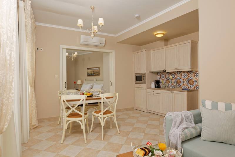 주니어 스위트, Ionia Suites