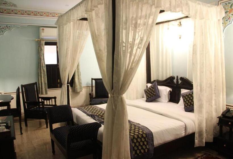 Camera Premium, Welcomheritage Traditional Haveli
