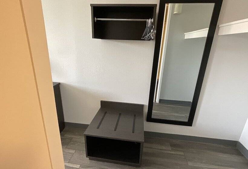 带2个双人床的标准工作室, Motel 6ely, Nv