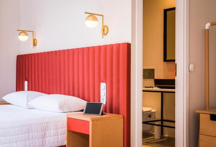 חדר סופריור עם מרפסת, Thejoy City Suites
