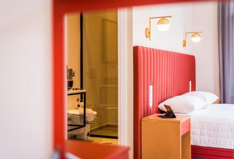 סוויטת ג'וניור עם מרפסת, Thejoy City Suites